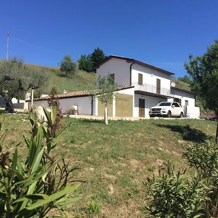 Hillside Escape With Pool Picciano