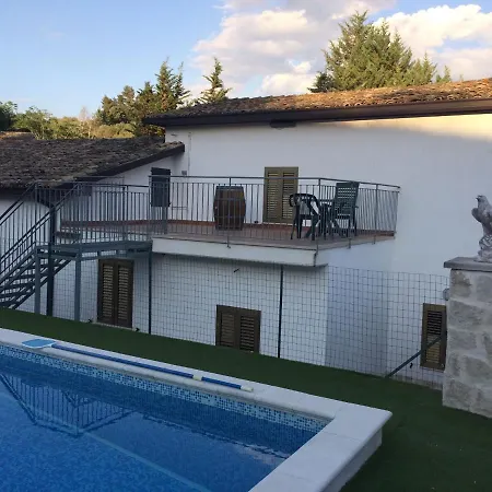 Hillside Escape With Pool Feriehus *