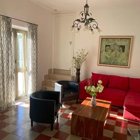 Feriehus Hillside Escape With Pool Picciano