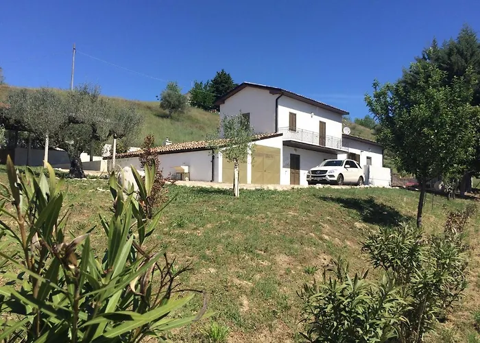 Hillside Escape With Pool Picciano