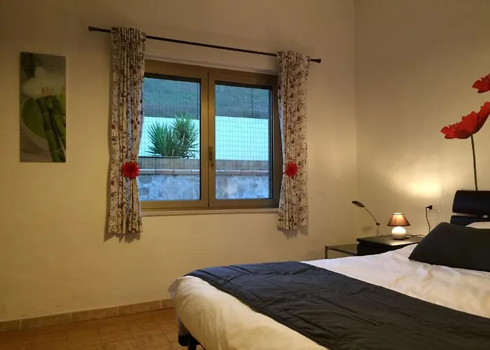 Hillside Escape With Pool * Picciano