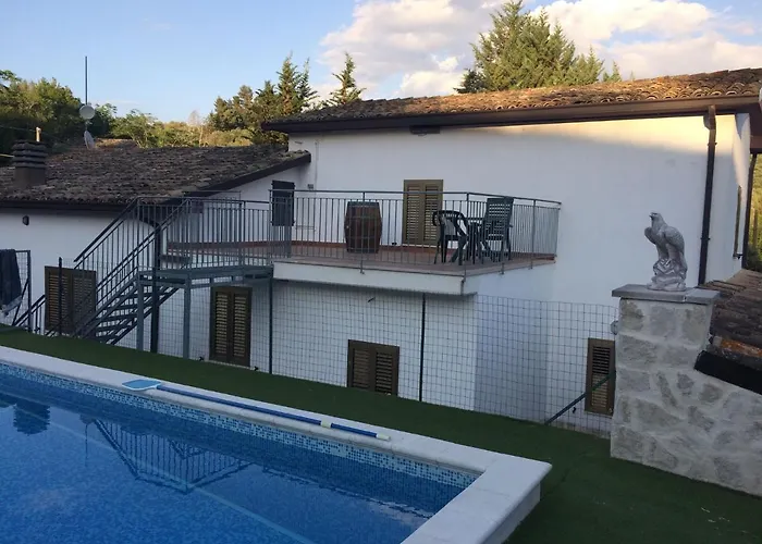 Hillside Escape With Pool Σπίτι διακοπών *