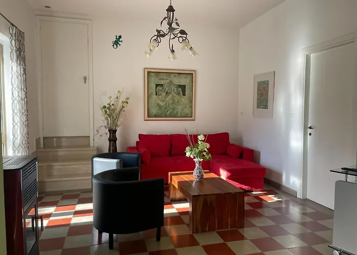 Hillside Escape With Pool *